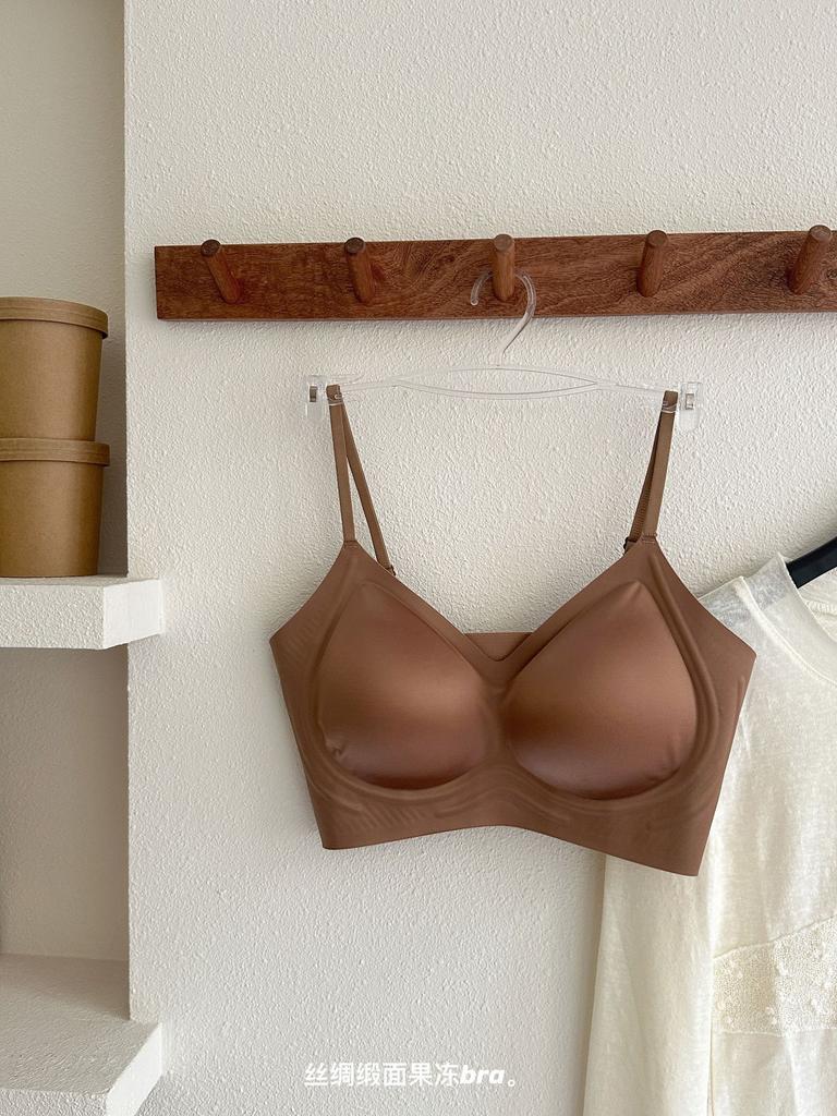 [88 Silk Jelly] Sexy bra with simple anti-sagging small breasts gathered and adjusted