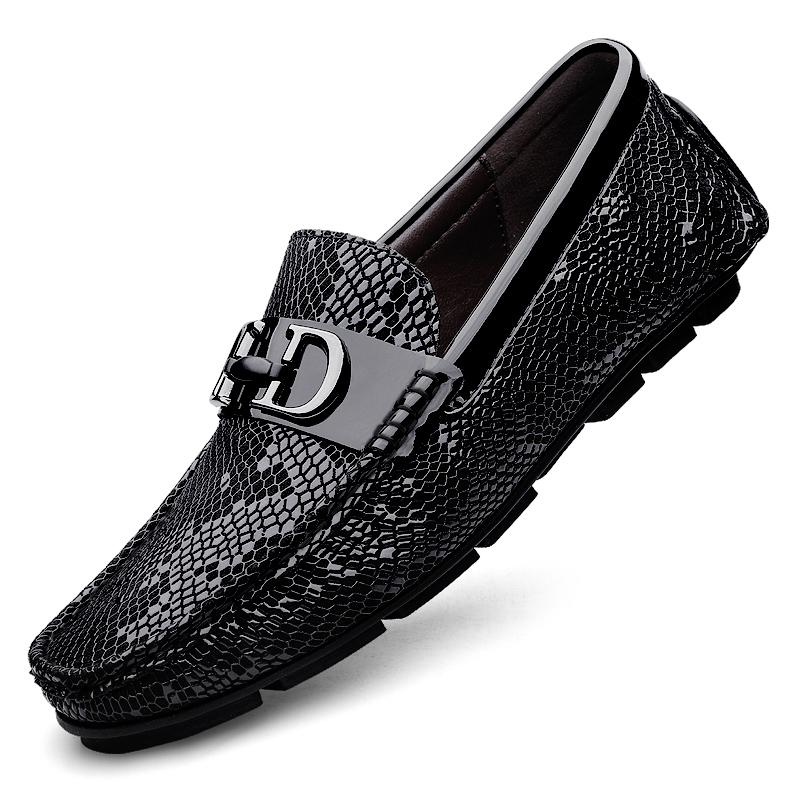 Fashion Men Luxury Comfortable Casual Slip On Non-slip Fashion Metal Buckle Decoration Bean Shoes Snake Skin Pattern Design Loafer Shoes