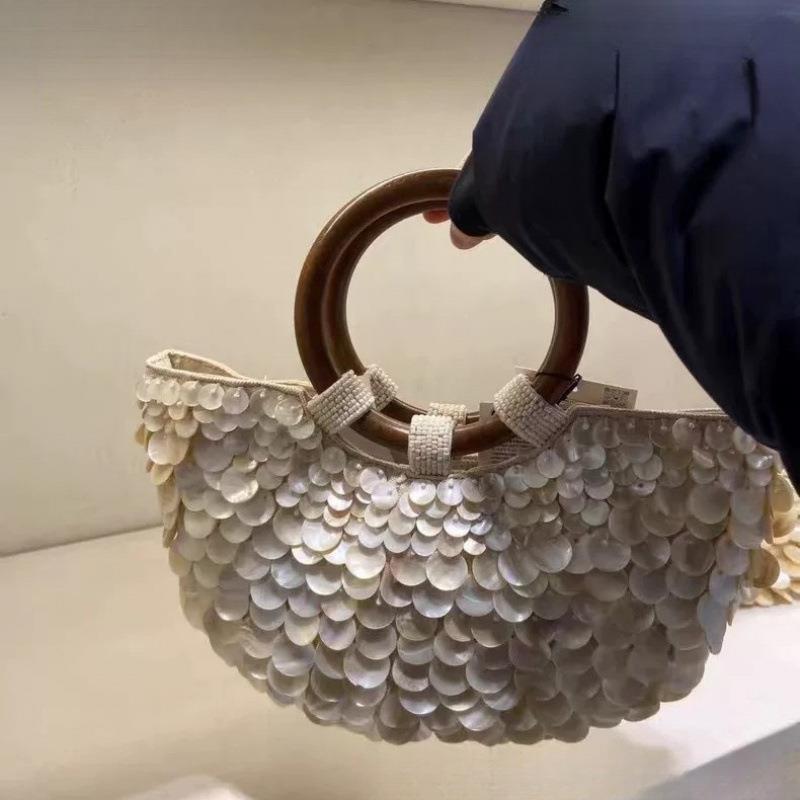 Ručně vyrobená kabelka z přírodních mušlí - stylová dámská kabelka na jaro/léto