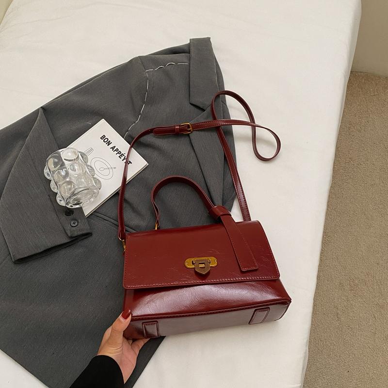 Designer PU Leather Crossbody Bag For Women 2025 Large Capacity Shoulder Messenger Bag Lady Flap Small Handbag Travel Bag Black