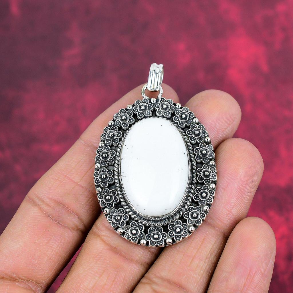 Hänge för smycken i vit korall, Smycken i massivt sterlingsilver 925, Handgjorda smycken i vit korall med ädelstenar för kvinnor