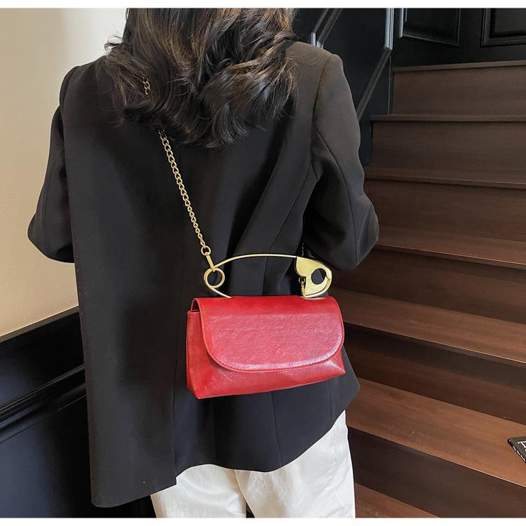 Faux Leather Paperclip Clutch for Women, Chic Chain Shoulder Bag, Minimalist Crossbody Purse