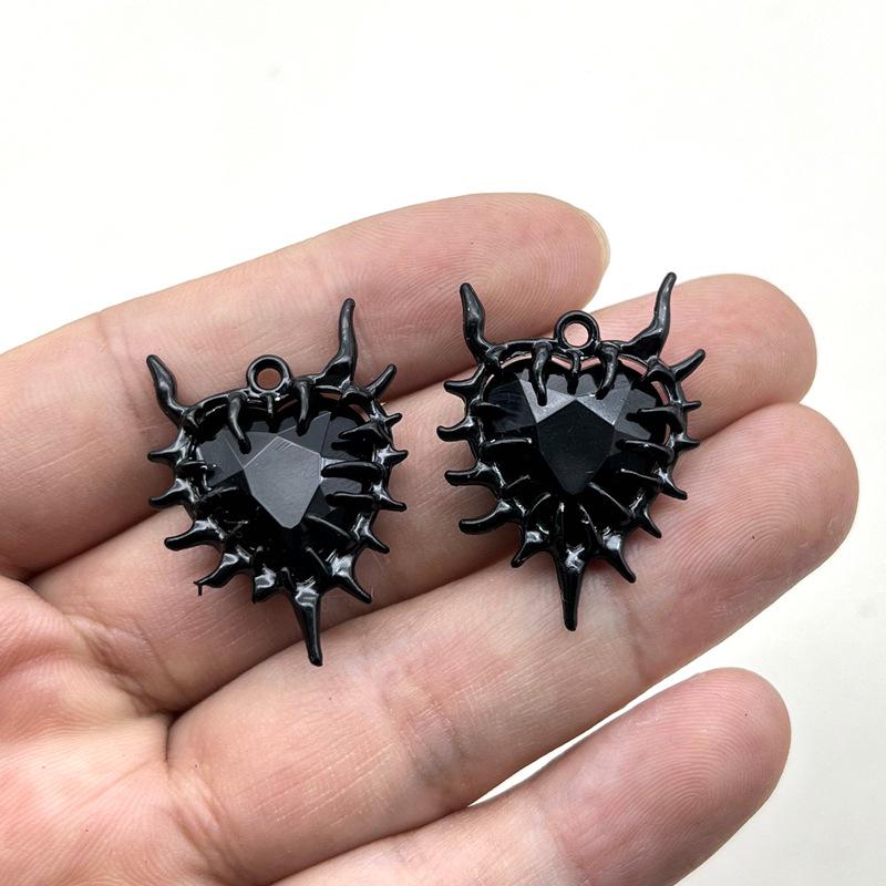 Naszyjnik z wisiorkiem z kryształkami Alien: Styl gotycki punk dla mężczyzn i kobiet