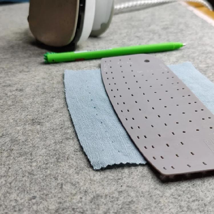 Universals Sewing Accessory for Portable To Medium Fabrics Sturdy Heat Resistant Materials