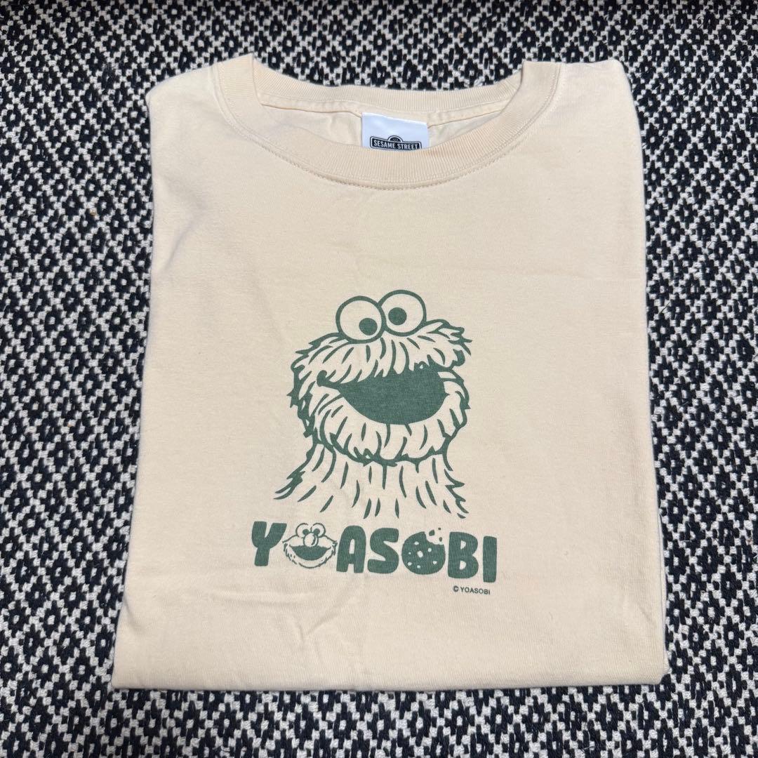 

[USED] YOASOBI Sesame Street T-shirt, size M