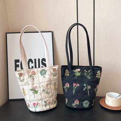 Fashion Large Capacity Girl Shoulder  New Canvas Bag Heavy Industry Embroidery Bucket Bag Shoulder Commuter Tote Bag