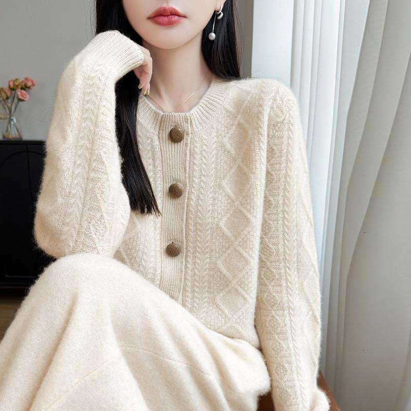 2026 Autumn/Winter Women's Pure Wool Cable Knit Cardigan Sweater - Thickened, Round Neck, Long Sleeve