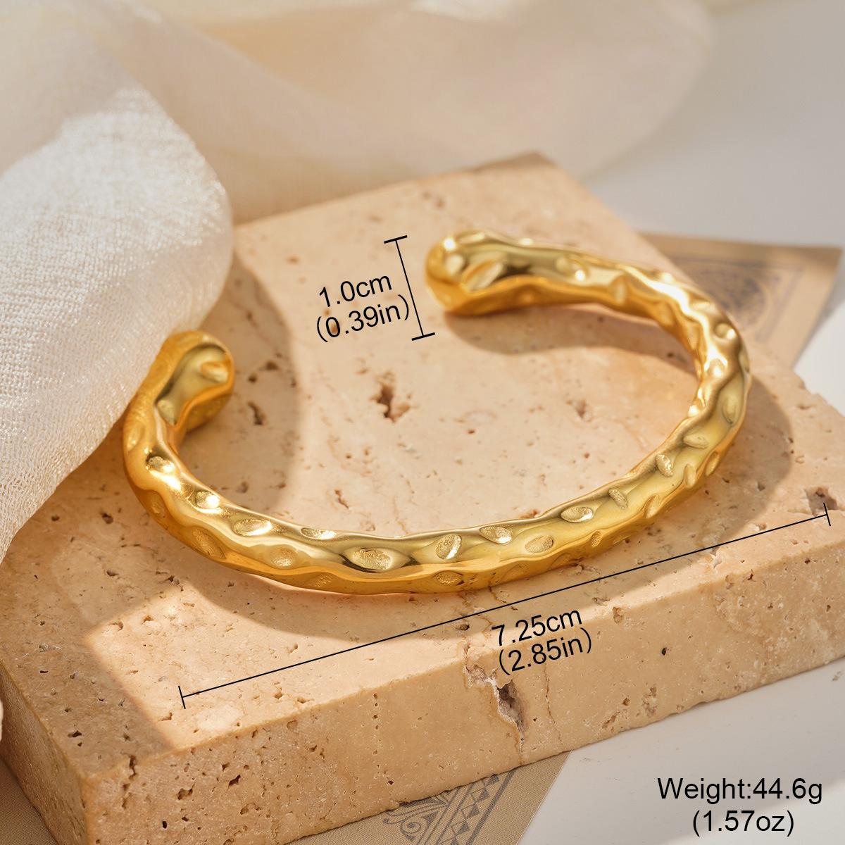 

Still simple and personalized new double-layer staggered metal jewelry European and American open stainless steel bracelet female gold