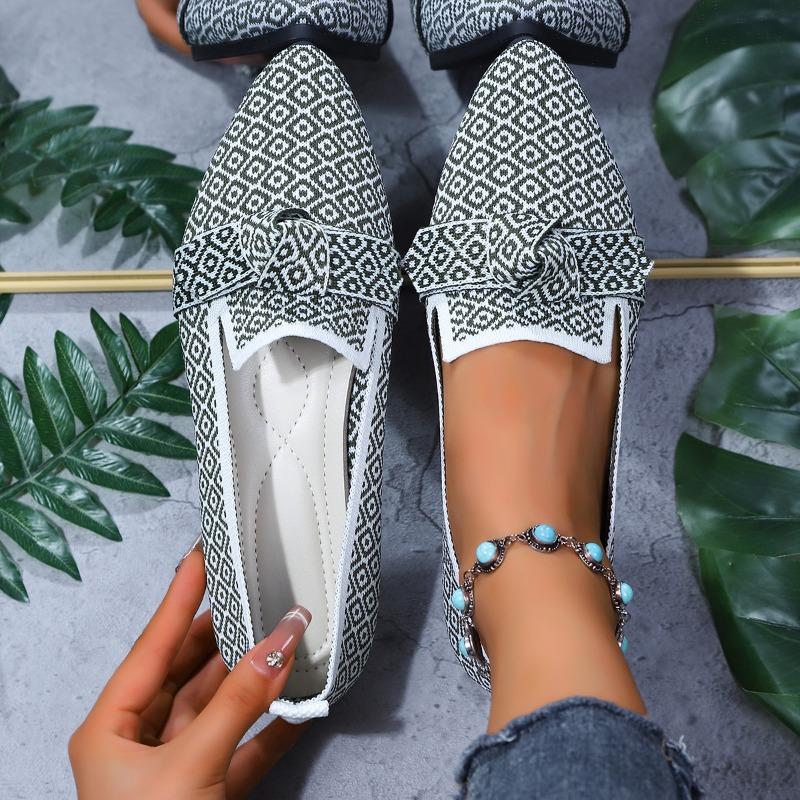 Skinny pointed large size flat single shoes women, fashionable flying weaving one pedal bow casual breathable color matching single