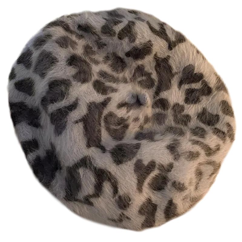 

Retros Styles Beret Leopards Pattern Soft Beret Hat Comfortable Plush Hat for Stylish Ladies and Fashion Enthusiasts сірий колір