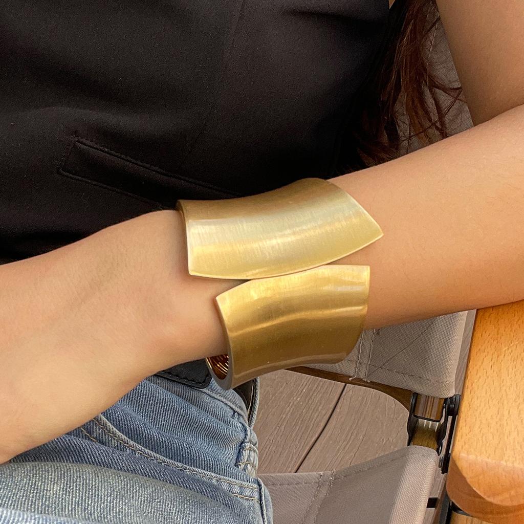 Exaggerated Alloy Wide Bangles for Women Vintage Irregular Open Cuff Armband Bracelets Party Jewelry