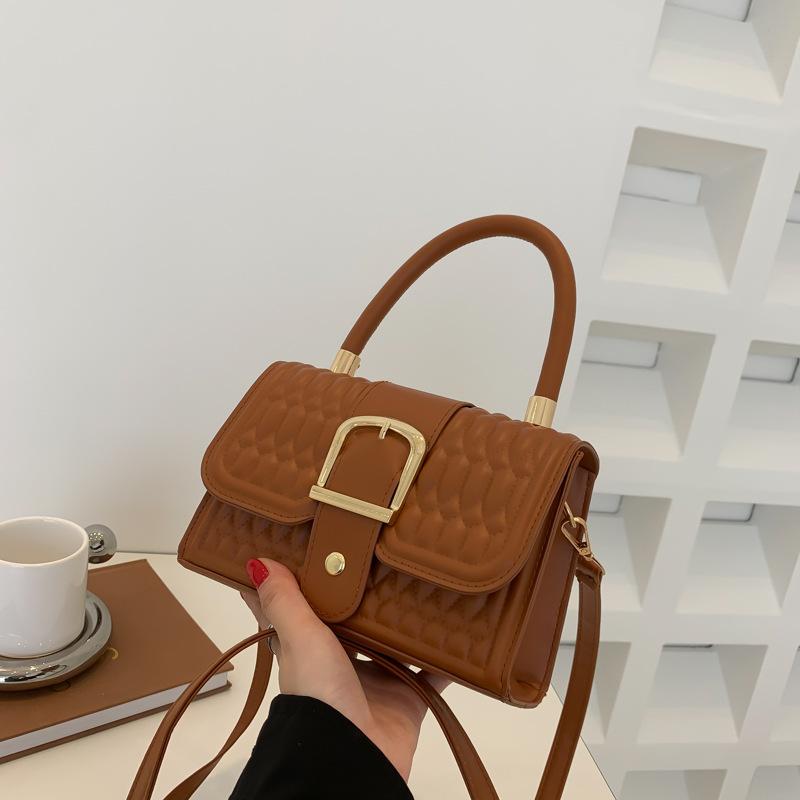 

Women s bag autumn Internet celebrity new trendy Korean version shoulder bag messenger bag ins fashion chain small square bag коричневий