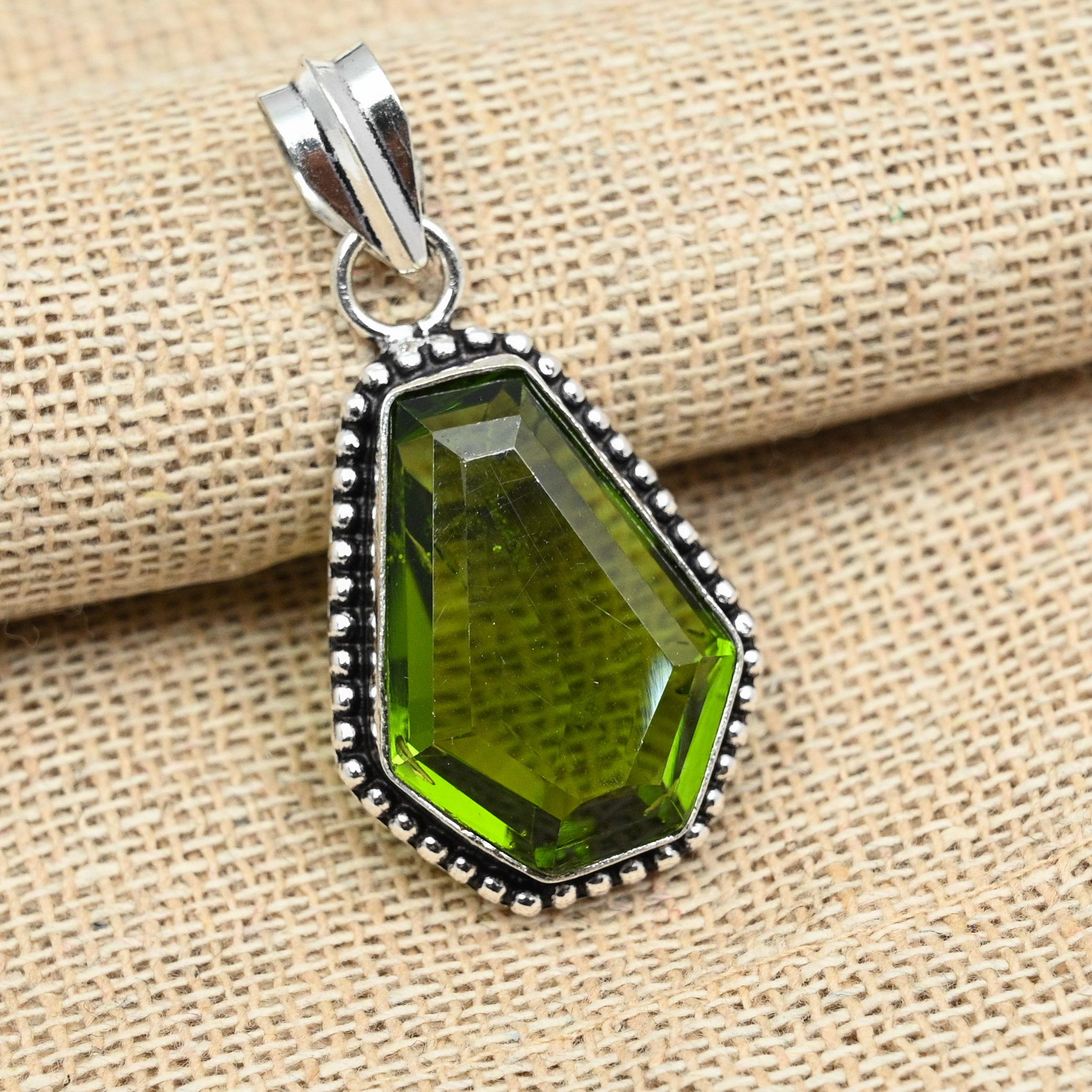 

Великолепный ювелирный кулон ручной работы из стерлингового серебра 925 пробы с драгоценным камнем перидот 1.77 Inches зелёный