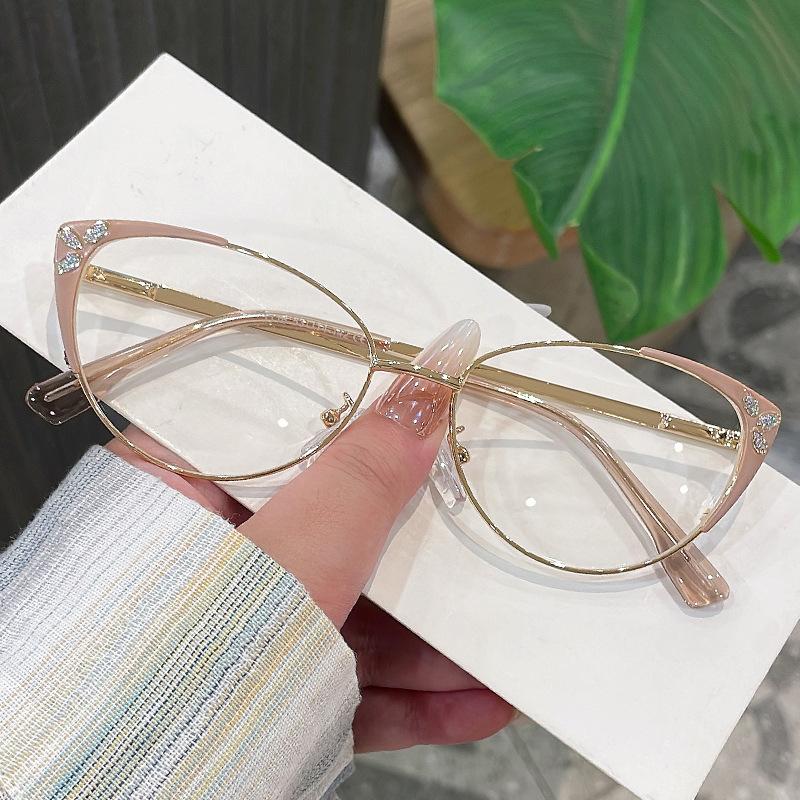 European American Stylish Glasses Women Cat Eye Shape Anti Blue Light Women's Glasses Frames  Decorative Glass