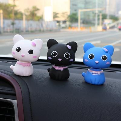 Auto-Ornamente Niedliche PVC-Wackelkopfwackelkatzen-Figuren Puppen Dekoration Automobil Innenraum Armaturenbrett Nickende Kunststoff Spielzeug Zubehör