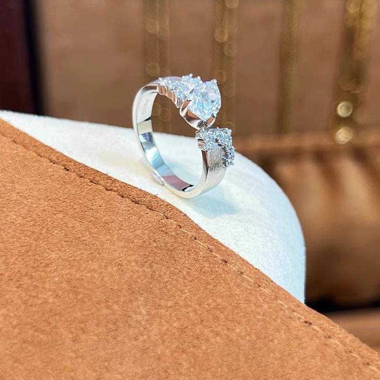 Cute And Elegant Adjustable Ring For Women Crafted From Copper With Sparkling Waterdrop Zircon