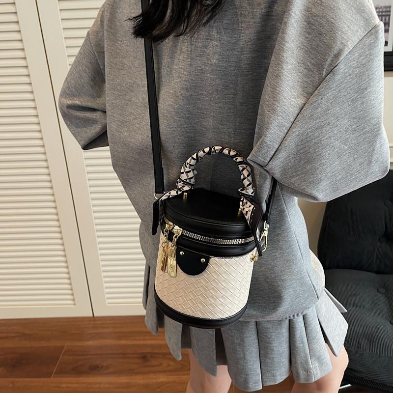 Pu Water Bucket Bag For Women With Quilted Design And Zipper Closure For Daily Use