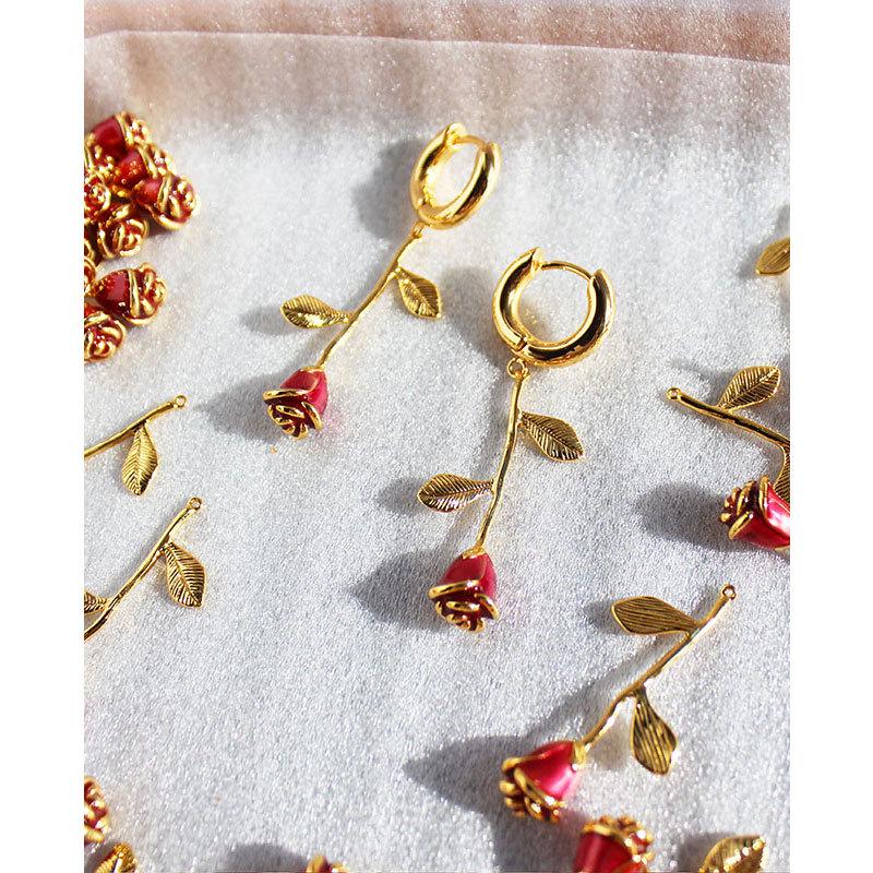 

Baoli Elegant French Retro Enamel Rose Earrings with Drip Glaze Circle Cuffs