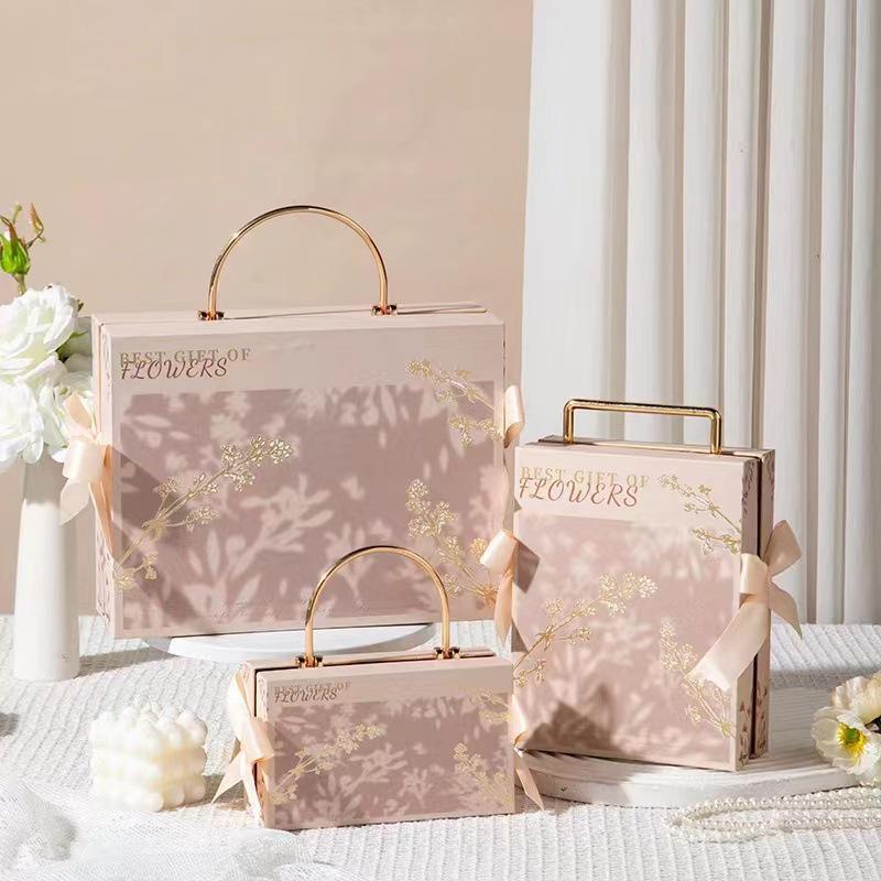 Luxurious European-Style Chinese Wedding Candy Gift Box with Hot Stamped Metal Handle