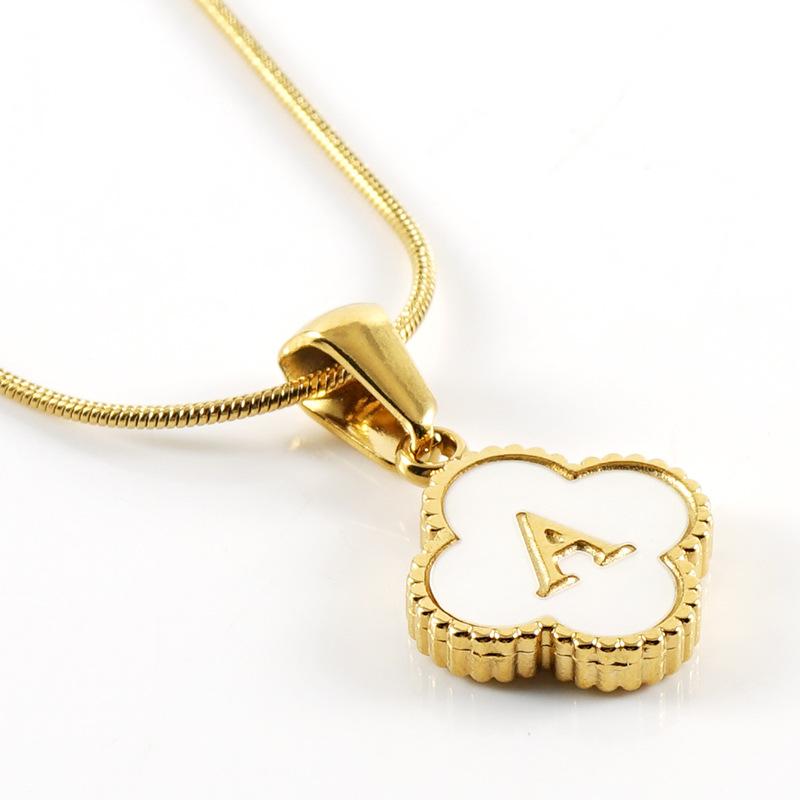 

Простая 18-каратная четырехлистная клеверная буква ожерелье женская титановая сталь змея кость цепочка ракушка кулон письмо ювелирное изделие