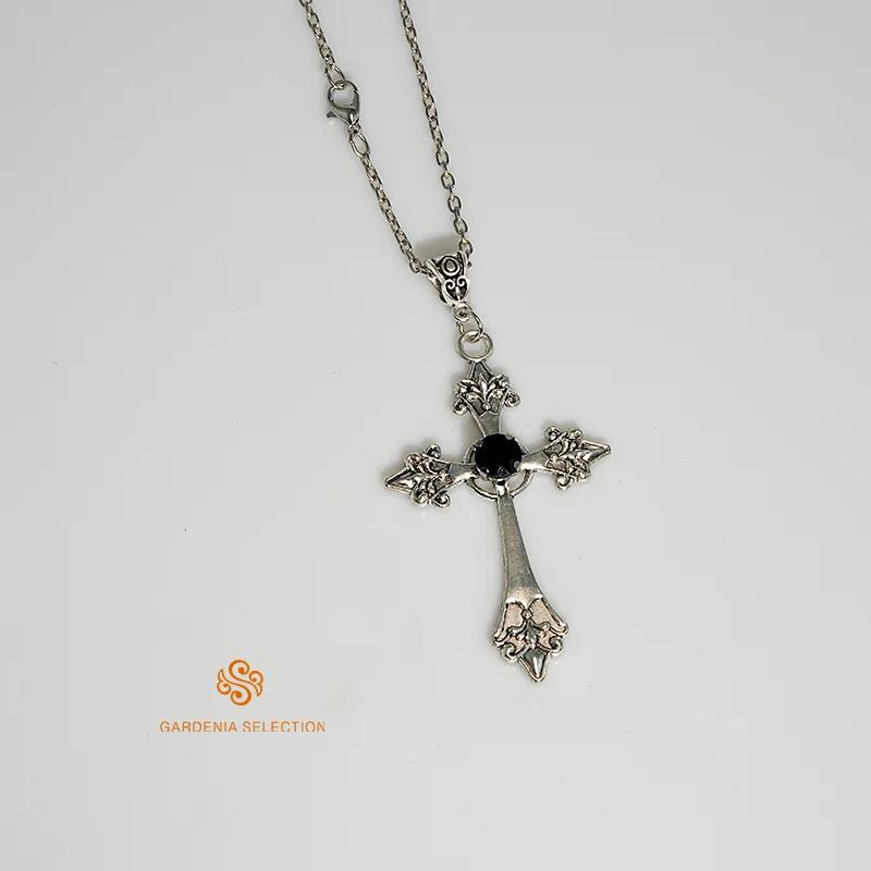 Punk Kristall Kreuz Anhänger Halskette Damen Gothic Schlüsselbein Halskette Halskette Ästhetischer Schmuck Bijoux Party Geschenke
