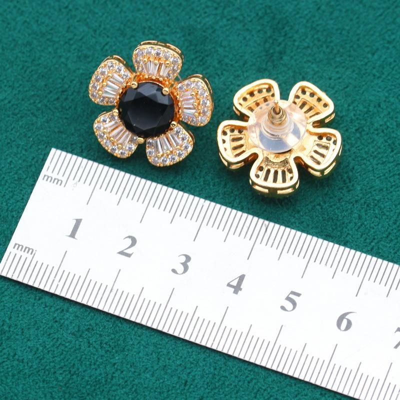 Hit Europe and The United States AAA Zircon Vintage Bracelet Necklace Earrings Jewelry Set