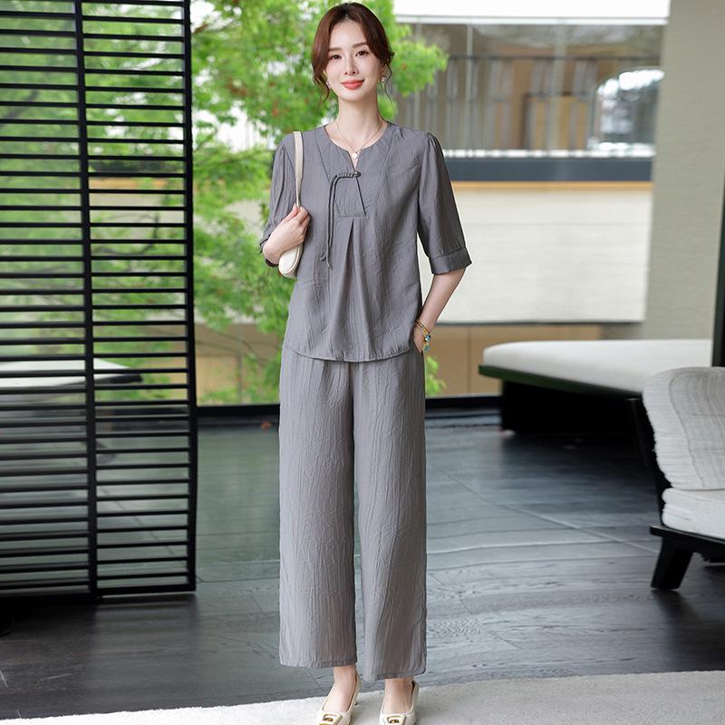 2026 Stylish Chiffon Short-Sleeve T-Shirt Set for Mom: Fashionable Summer Wear for Middle-Aged and Elderly Women