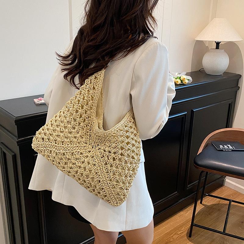 Seaside vacation lazy wind beach woven bag women's 2025 summer new large-capacity casual straw woven tote bag