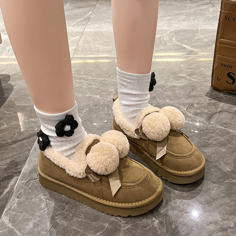 

Mao Mao shoes women s outer wear 2025 autumn and winter new one-pedal cotton shoes, plush warm Doudou shoes, flat-soled hairball cotton shoes 40