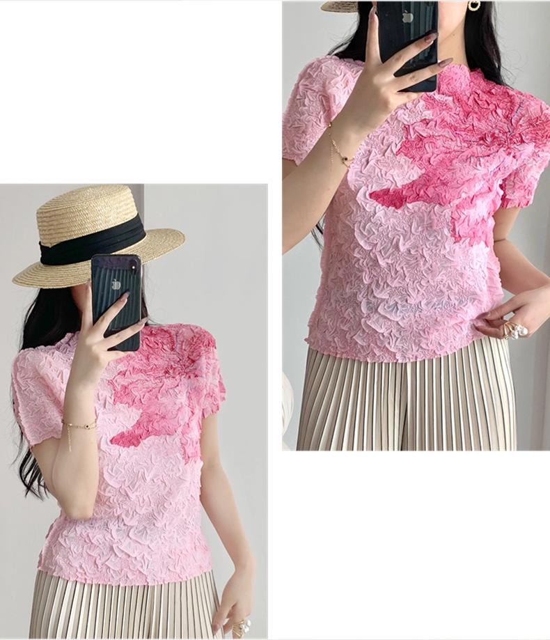 Schickes Batik-Plissee-T-Shirt: Vielseitiges, stilvolles Kurzarm-Top für Damen