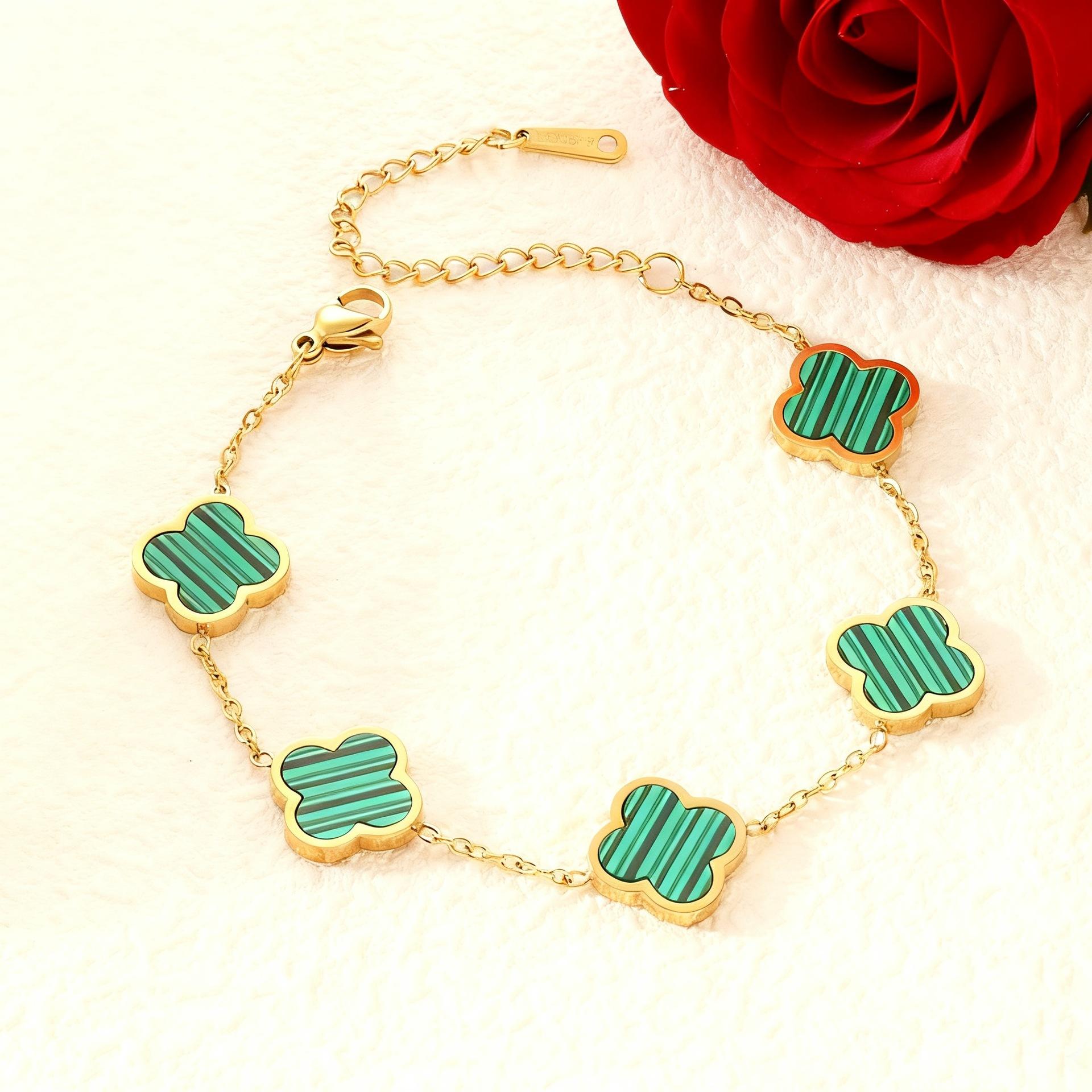 

Модный двусторонний браслет из титановой стали в виде четырехлистного клевера с дизайном легкой роскоши, браслет из 18-каратного золота, универсальные аксессуары зелёный