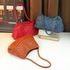 Women's New Handmade Woven Shoulder Crossbody Bag, Simple and Casual Women's Handbag, Armpit Bag, Fashionable New Moon