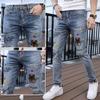 European Station Tide Brand Jeans bordados Color claro para hombres Primavera y otoño Nuevo estilo coreano Pantalones largos casuales ajustados de moda