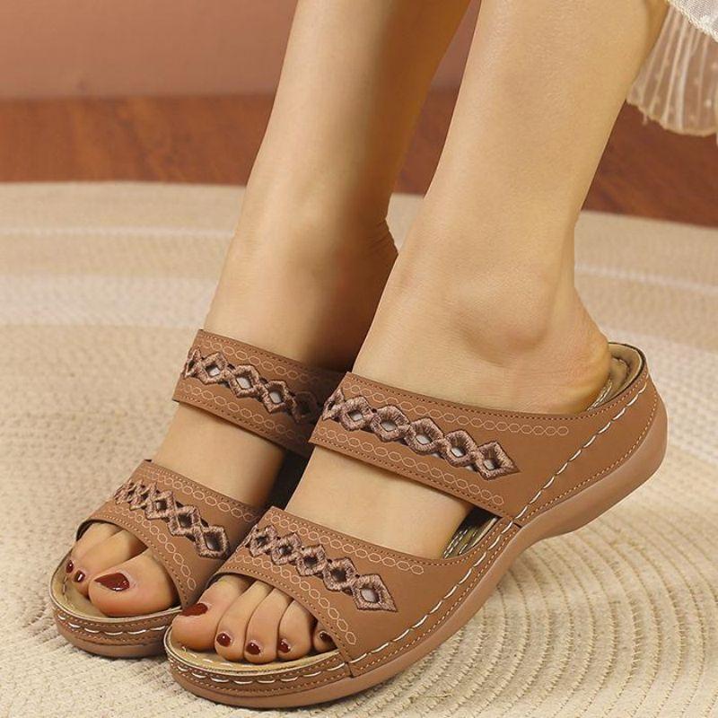 Fashion Comfortable Wedge Slippers for Women Summer 2024 Hollow Out Platform Sandals Woman Plus Size Anti Slip Beach Sldies Flip Flops