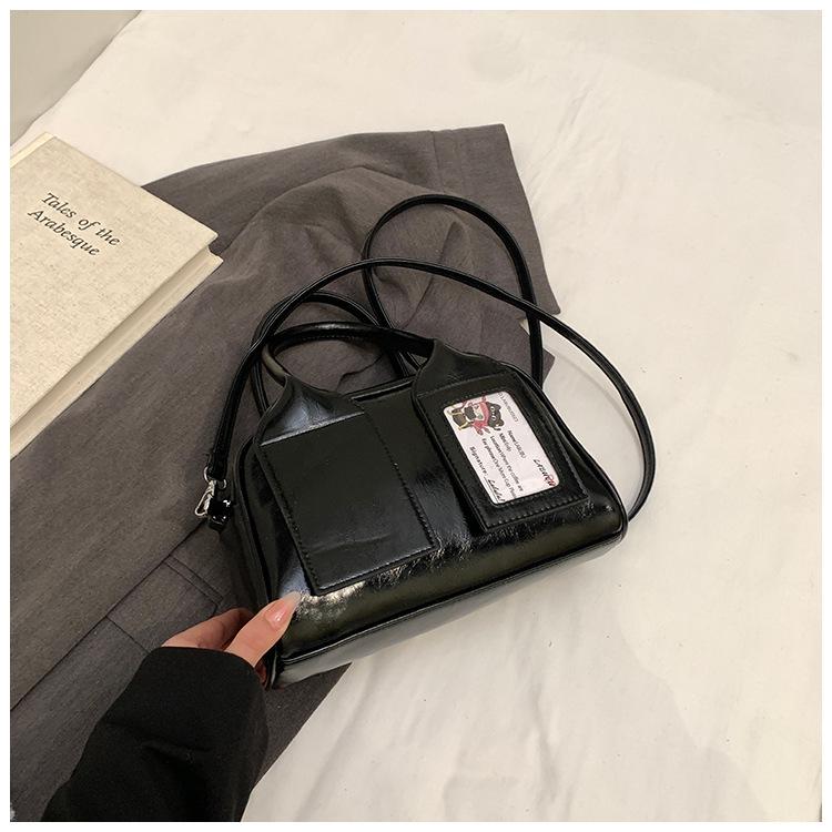 Retro handbag women's spring and summer new niche fashion versatile messenger pillow bag