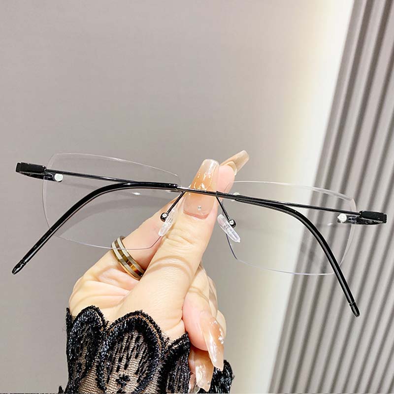 Ultralight Rimless Pochromic Myopia Glasses for Women Men Blue Light Blocking Computer GLasses Near-sighted UV Sunglasses