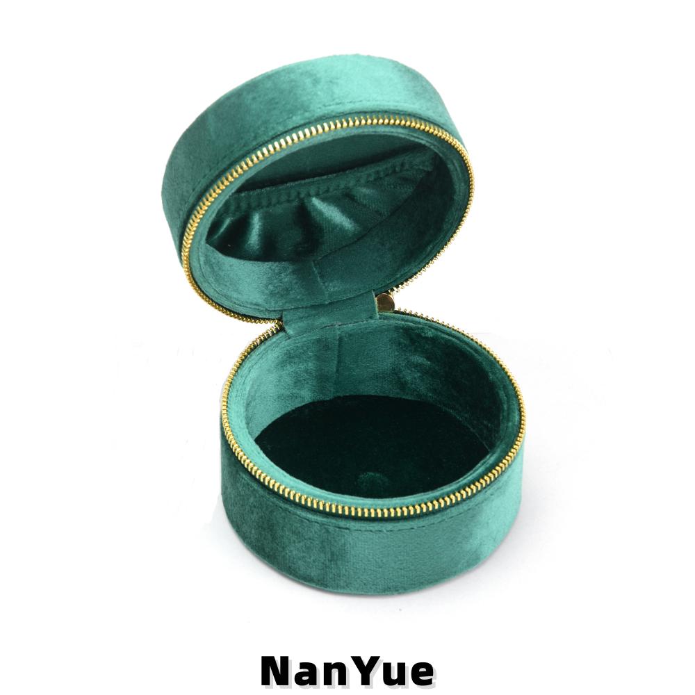 New Round Zipper Luxury Velvet Jewelry Box with Drawstring Pouch Portable Ring Earrings Necklace Jewelry Storage Box Custom Logo