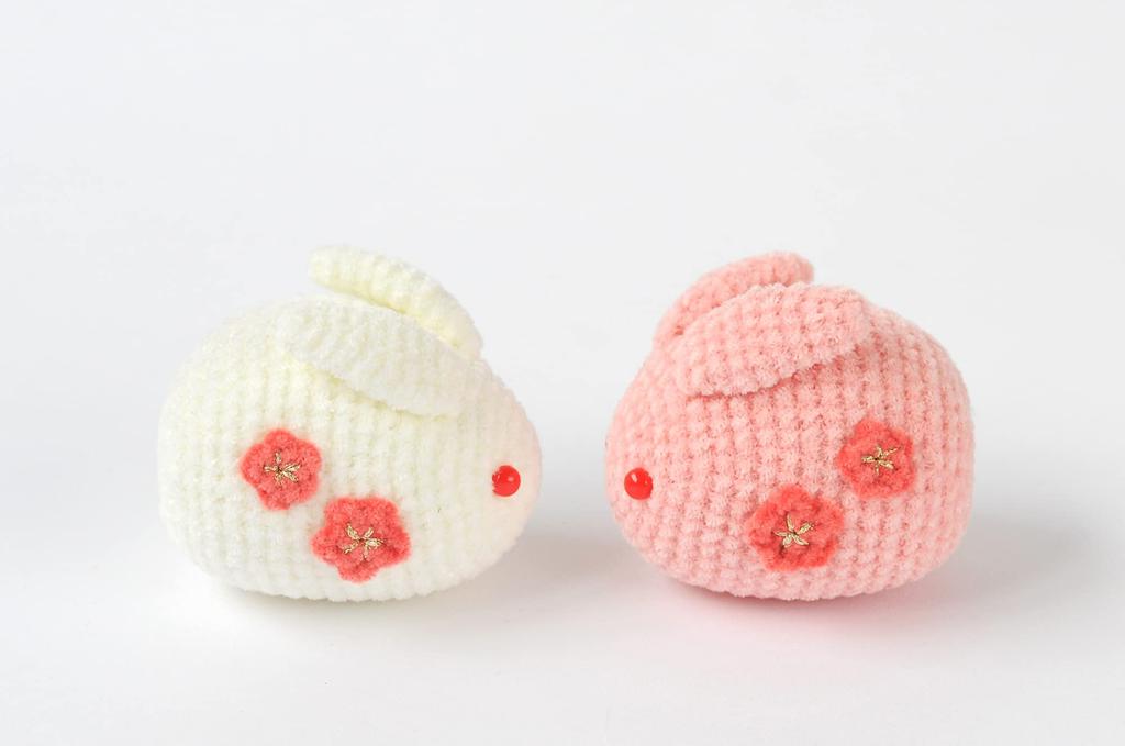 Hamanaka Zodiac Amigurumi Kit Red and White Rabbit H301-549