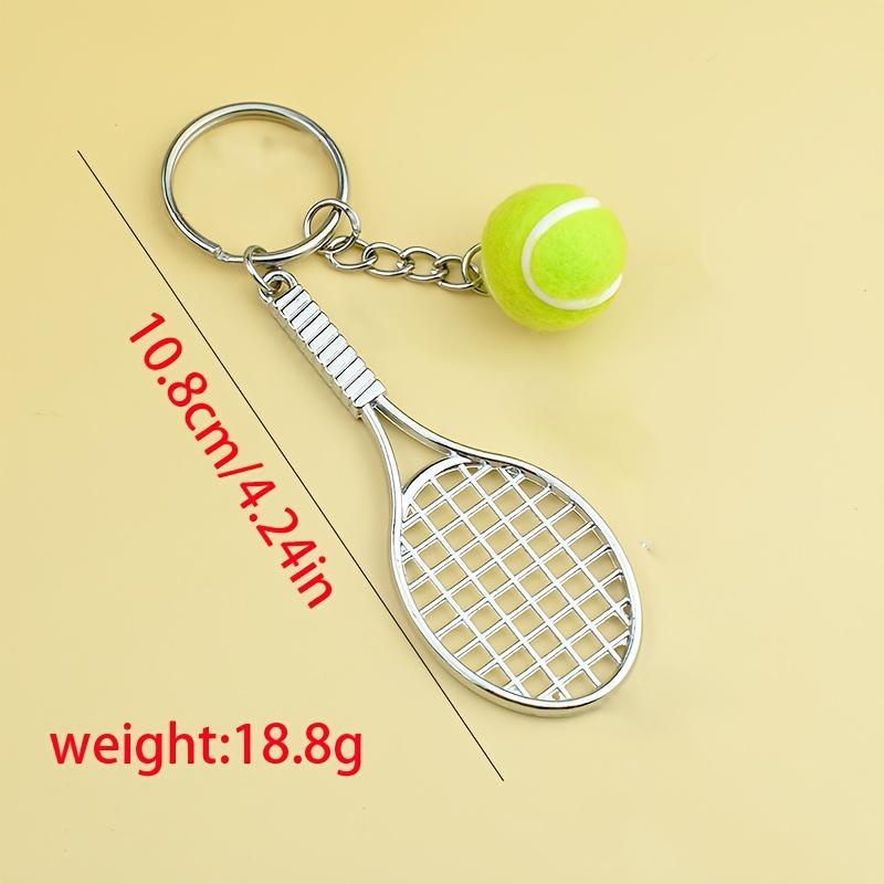 1 st Tennis Nyckelring - Realistiskt Tennisracket med Banmönster, Öppningsbar Ringögla - Mini Sportgåva för Spelare, Tränare, Fans - Födelsedag