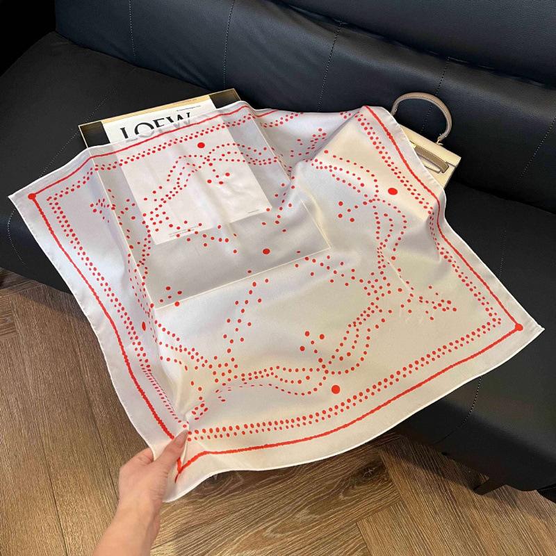 New 71 * 71cm Korean version small square scarf women's silk scarf spring and summer thin sunscreen scarf neck protection tied bag headband scarf