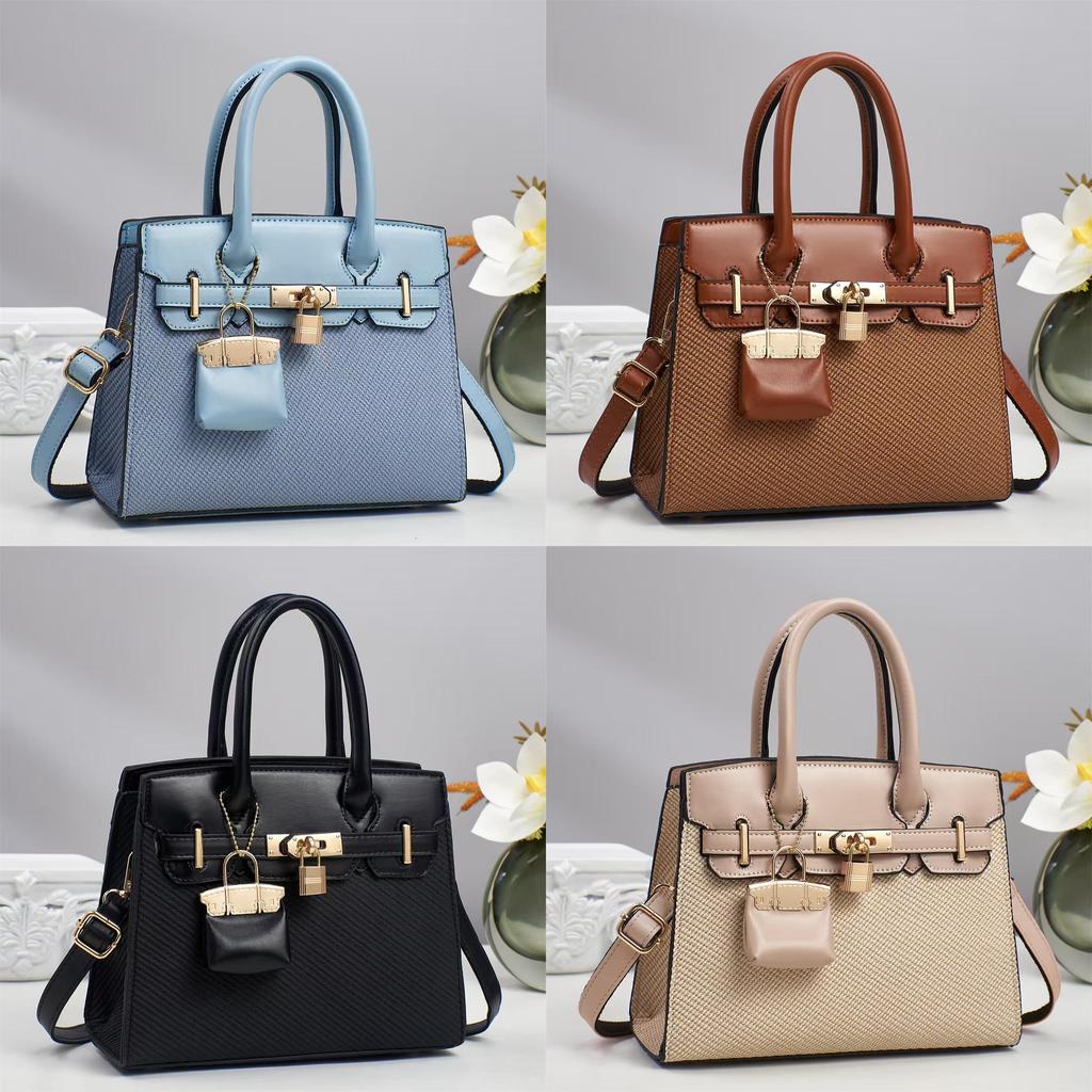 Pu Handbag For Women Large Tote Bag With Lock Closure And Inner Pockets For Daily Use