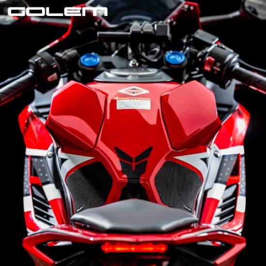 

ТЕОГОНИЯ GOLEM КОНВЕКСНЫЙ ТАНКПАД CBR250RR Бак (Выпуклая накладка) чёрный