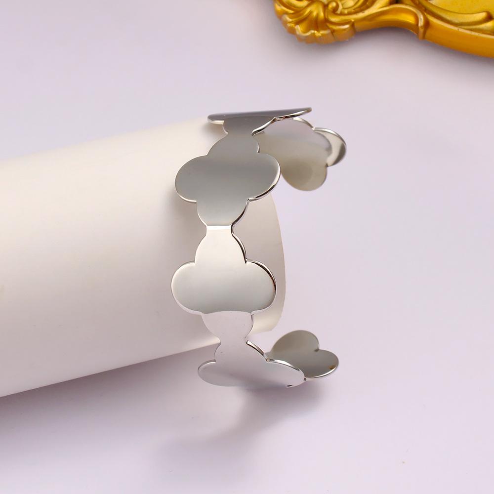 European & American Four-Leaf Clover Open Bangle - Smooth, High-Polish Stainless Steel, 18K Gold-Plated Bracelet
