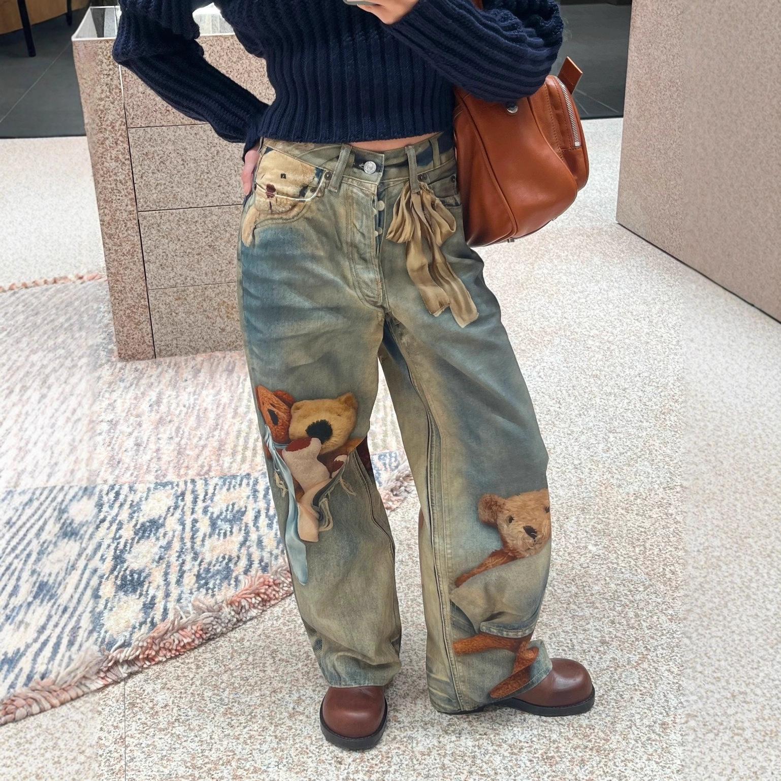 Правильная версия ac2025 осень и зима нишевый дизайн мишка trompe l oeil принт свободные прямые джинсы женские S
