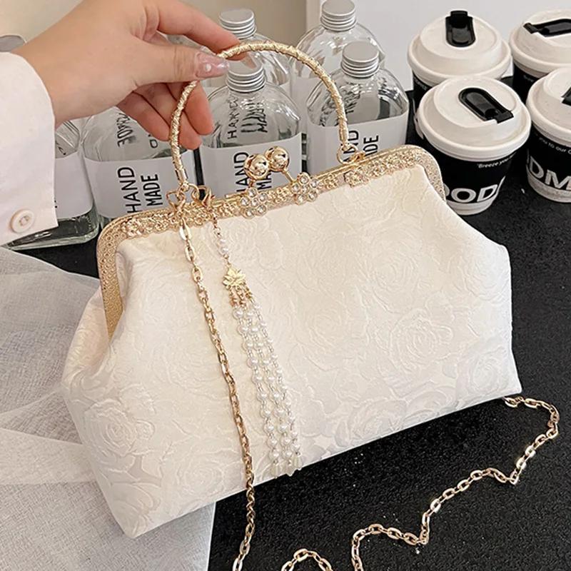 Red Rose Chain Shoulder Bags for Women Tassel Shell Clip Handbags Wedding Clutch Flowers Beading Messenger Bags Designer