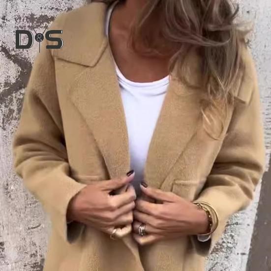 Женская куртка с отложным воротником и карманами — фото 5