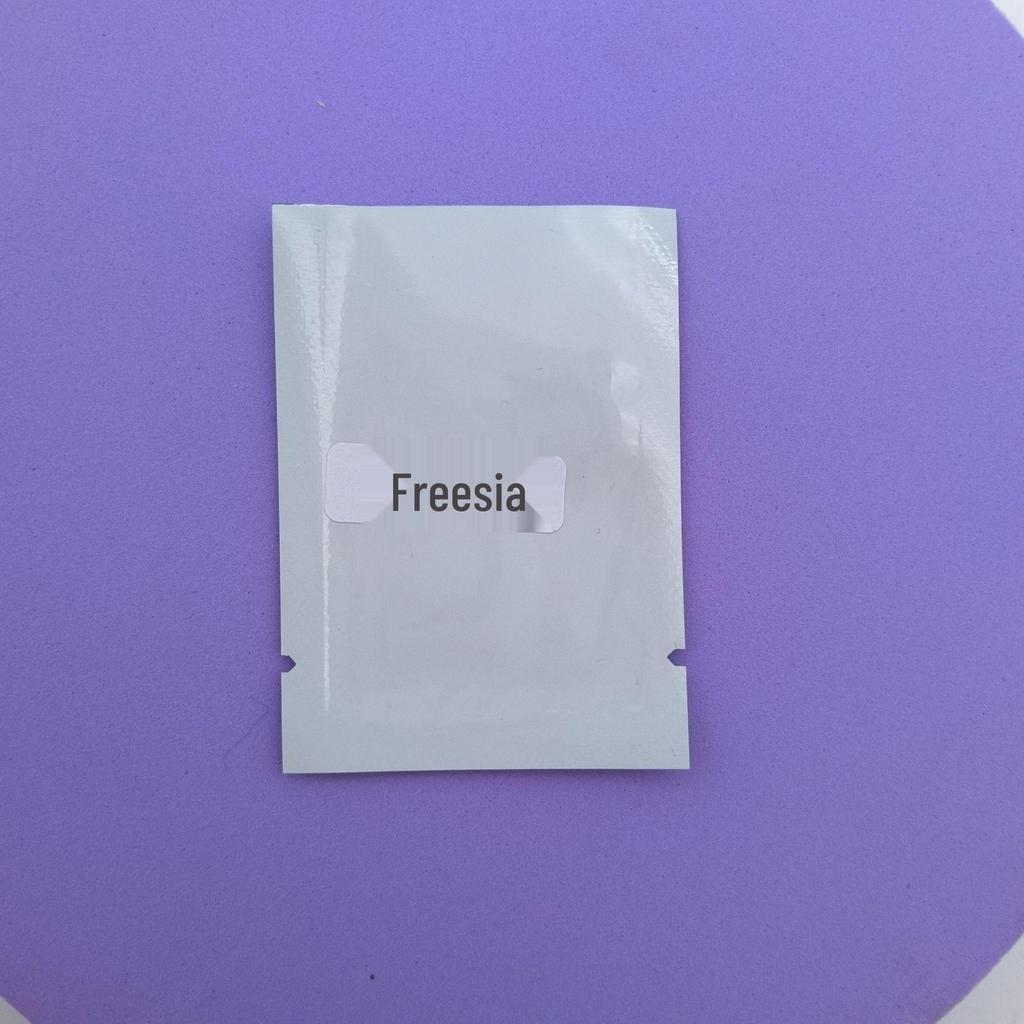 Car Air Freshener: Long-lasting Solid Fragrance for Air Vents & Interior Deodorizing.