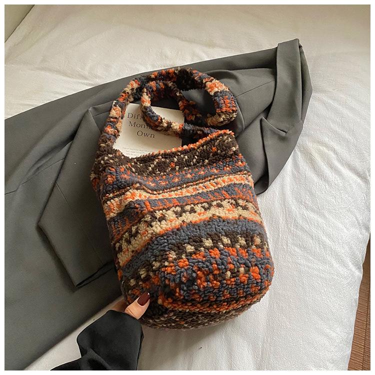 

Cute plush bag women s 2025 autumn new fashion fluffy bucket bag high value large capacity shoulder bag