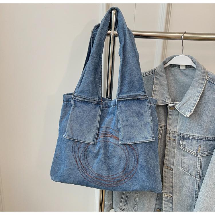 Women's Bag New Literary Women's Large-capacity Fashion Shoulder Portable Messenger Tote Bag