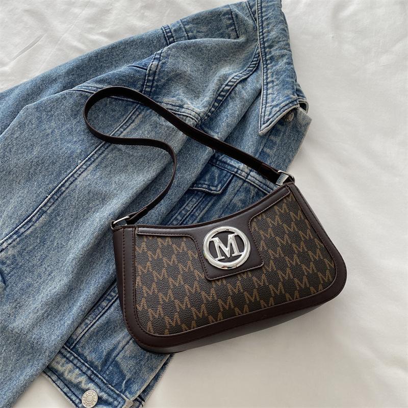 

2025 spring new simple casual retro armpit bag women s fashion small square bag Korean niche design shoulder bag